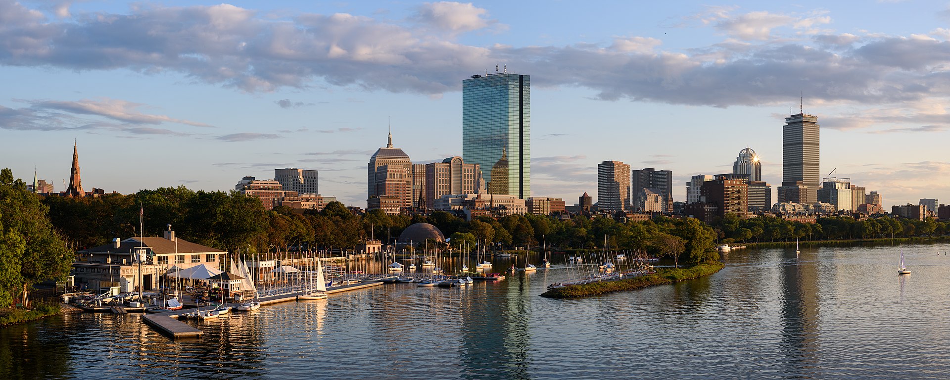 Boston_skyline_from_Longfellow_Bridge_September_2017_panorama_2